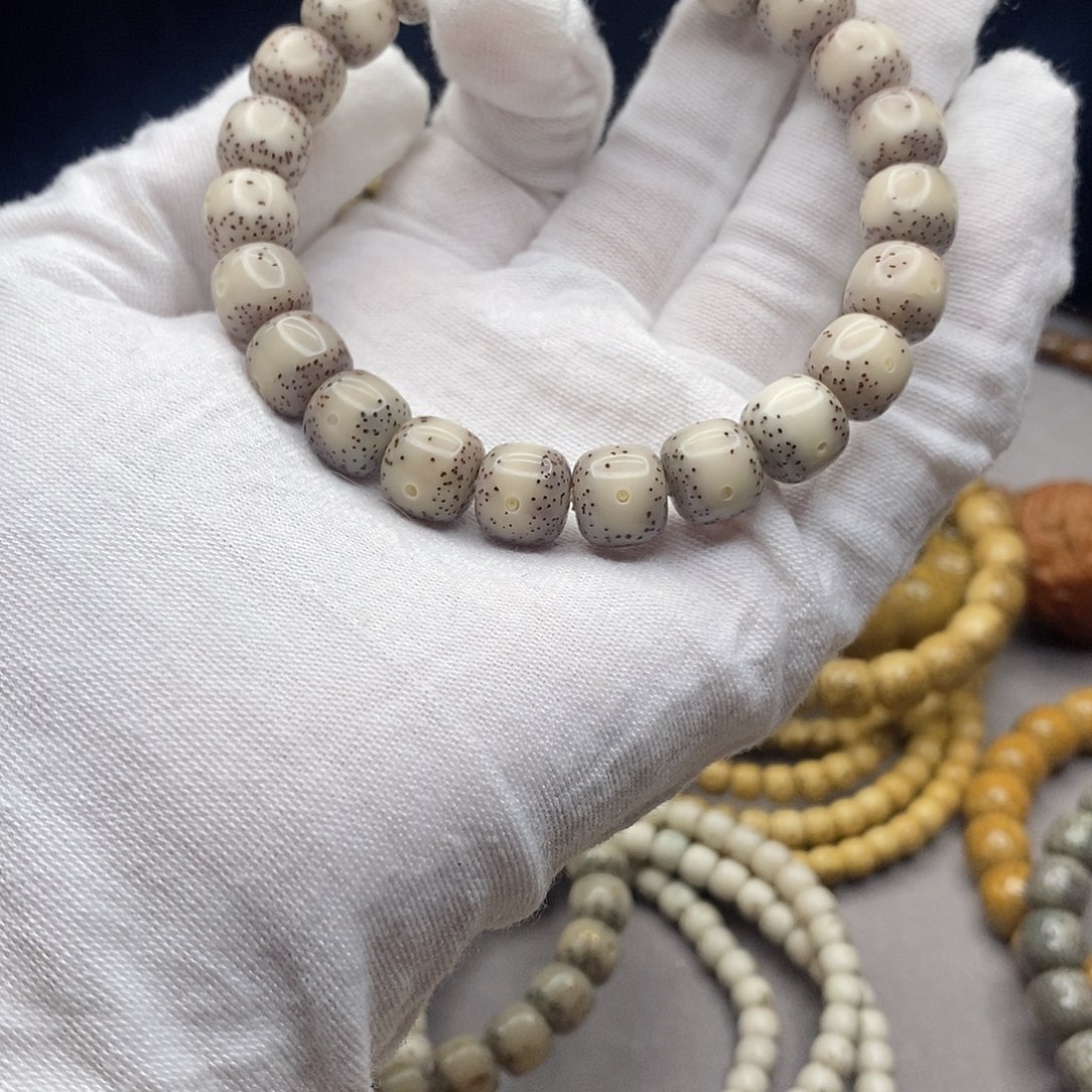 吊坠星月菩提sssssss