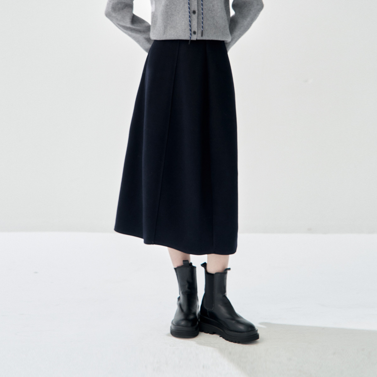 2025冬款纯色高级感复古中长裙毛呢半裙折胯显瘦百搭半截裙女