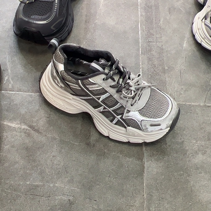 437547735灰色38码