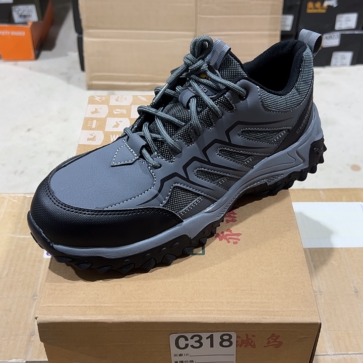 编码318号。43码防砸防刺劳保鞋。