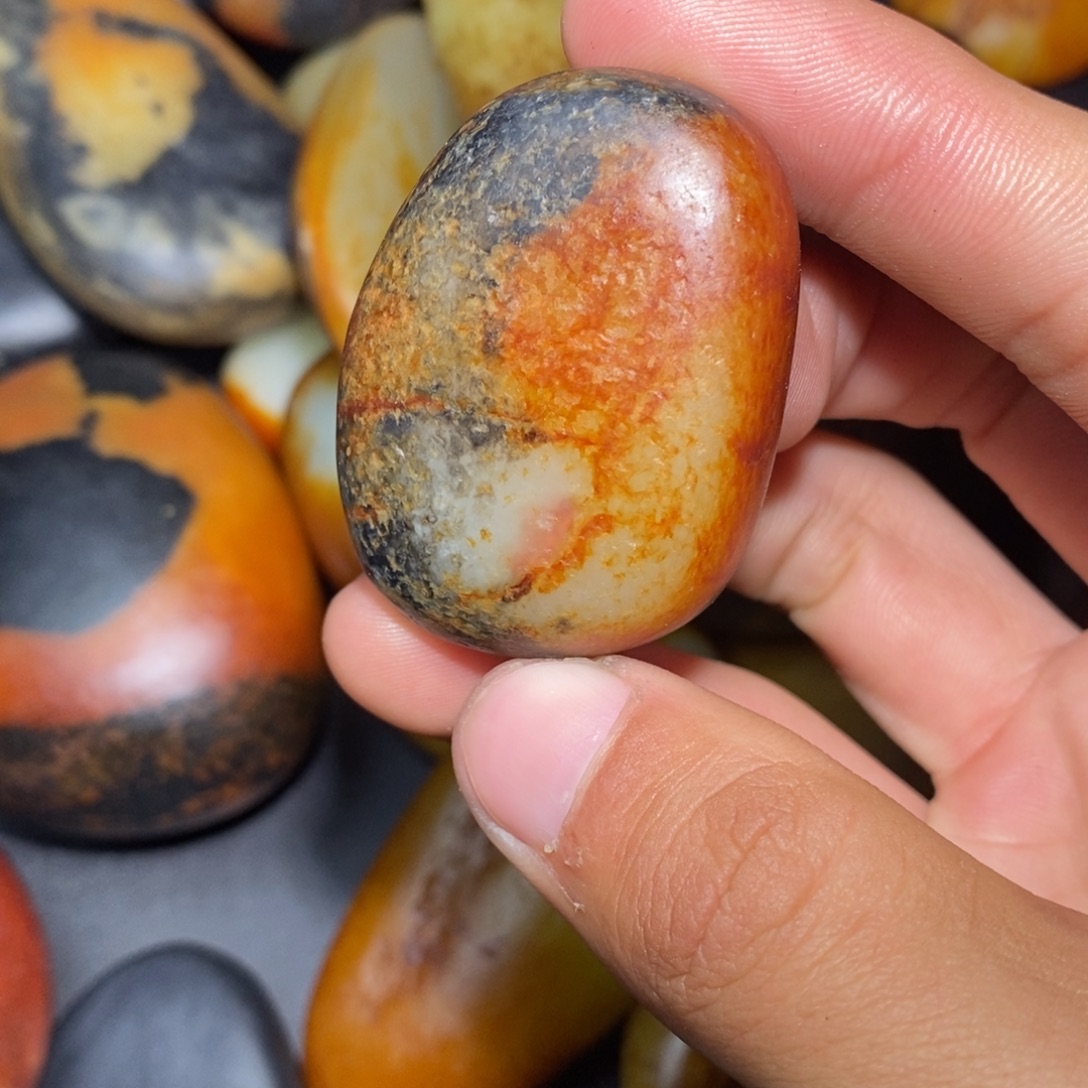 和田玉未镶嵌珠宝奇石