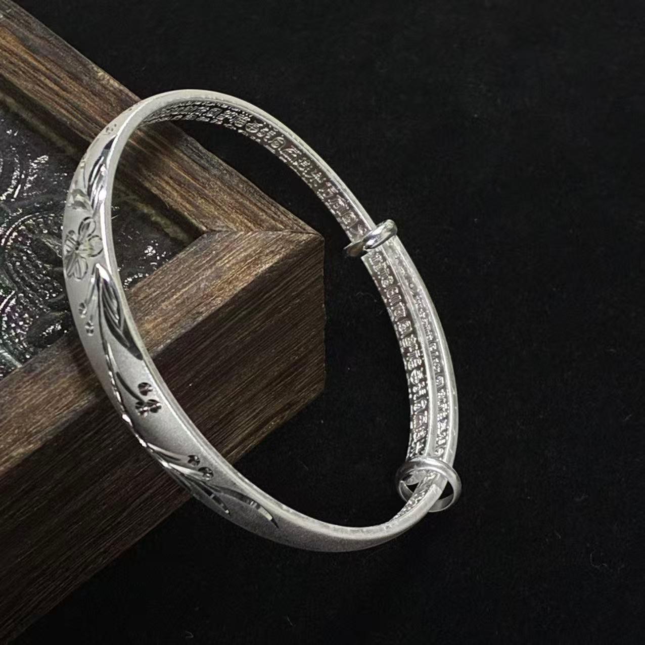 足银手镯 【抓紧处理】定制重工款气质风味年味生肖挂饰　E553