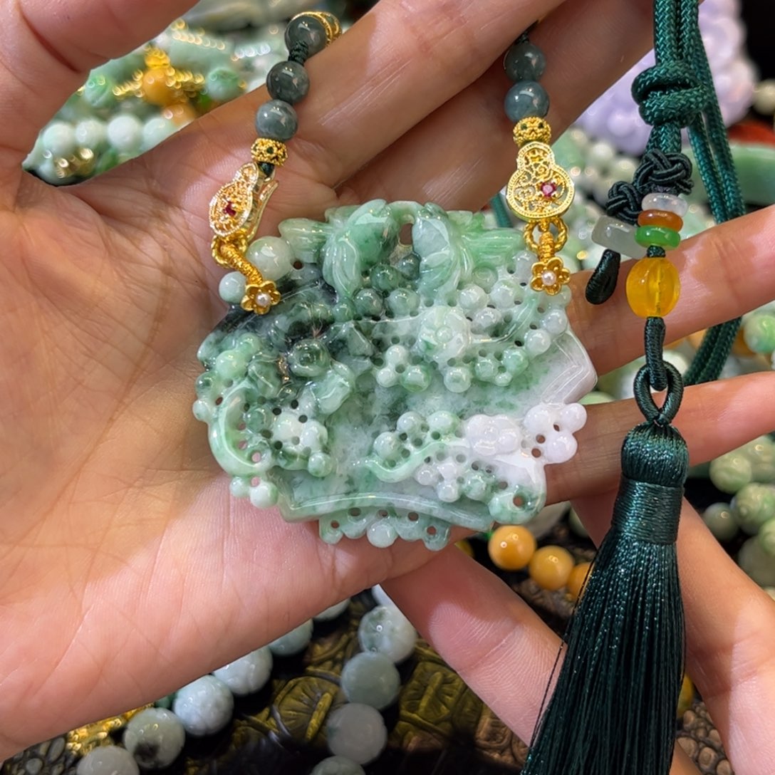 翡翠颈饰未镶嵌待编款