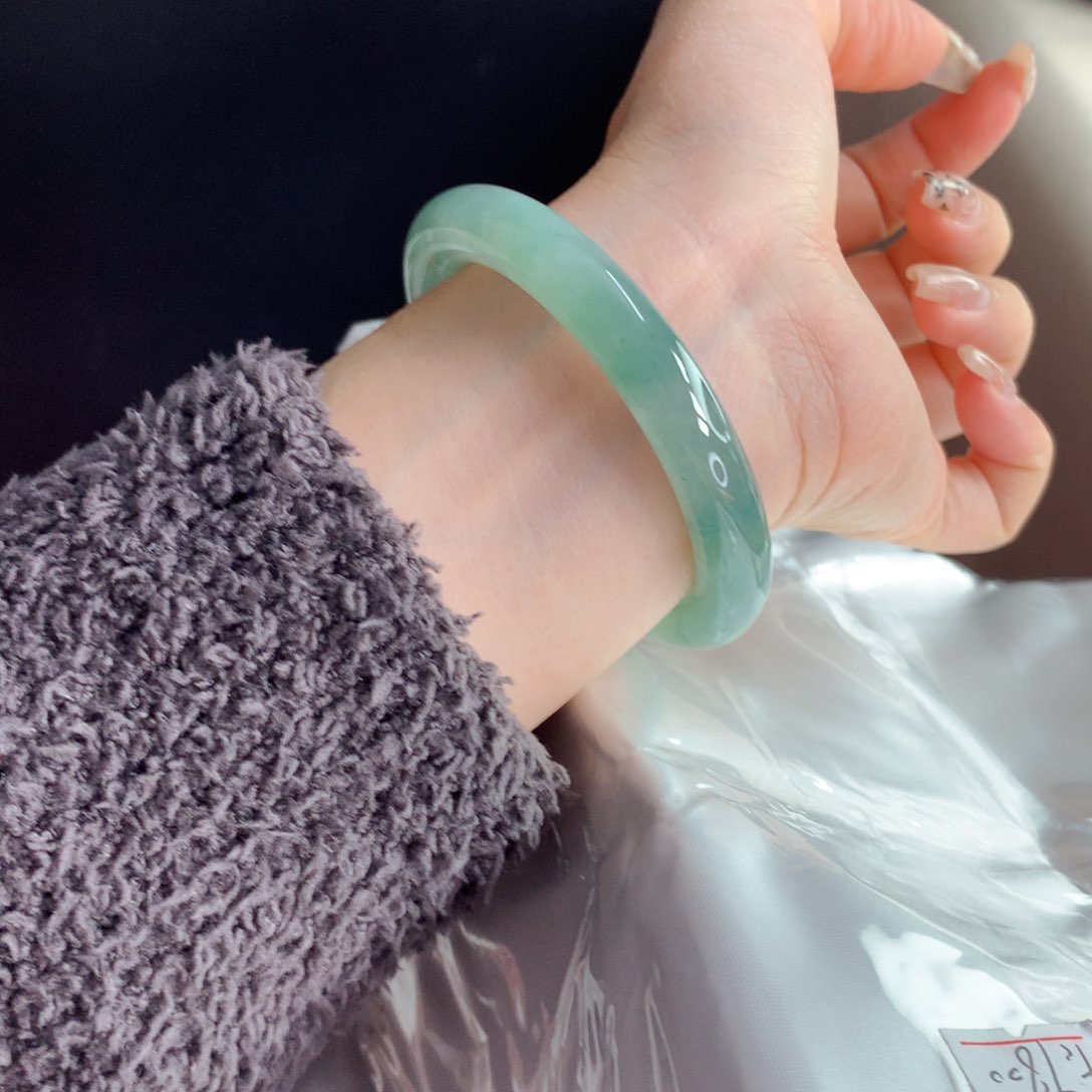 翡翠手镯未镶嵌（24号）（圆条）