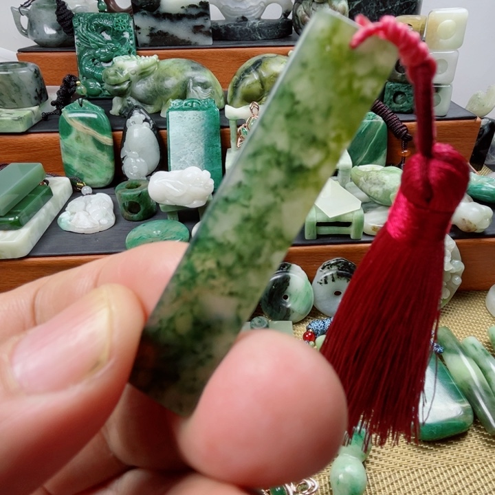 独山玉未镶嵌珠宝半成品