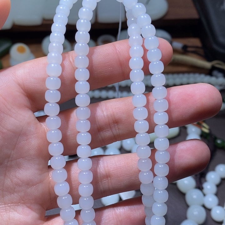 八***月和田玉（糖玉）未镶嵌手链