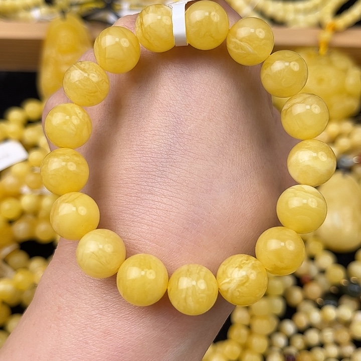 琥珀未镶嵌颈饰琥珀