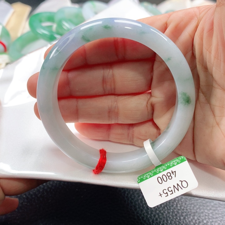 翡翠手镯未镶嵌555555656