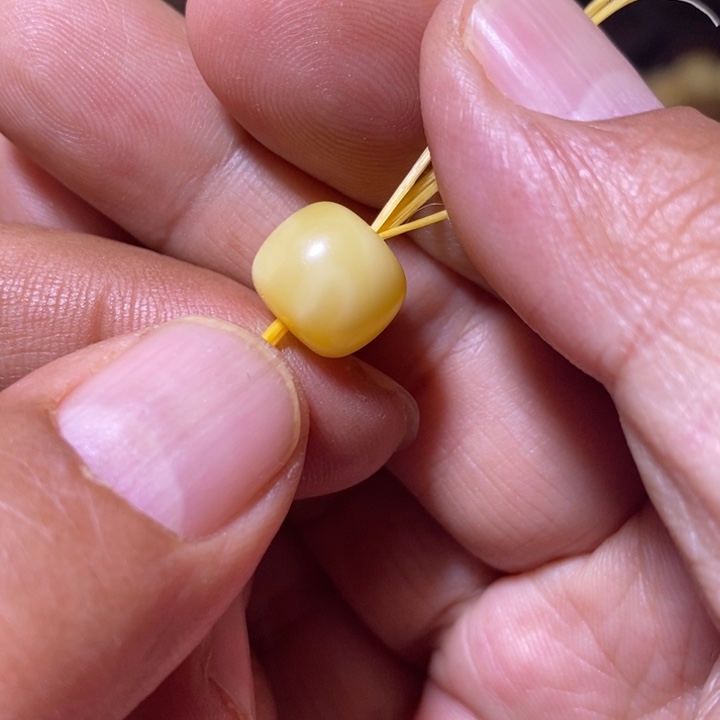 蜜蜡裸石未镶嵌配饰