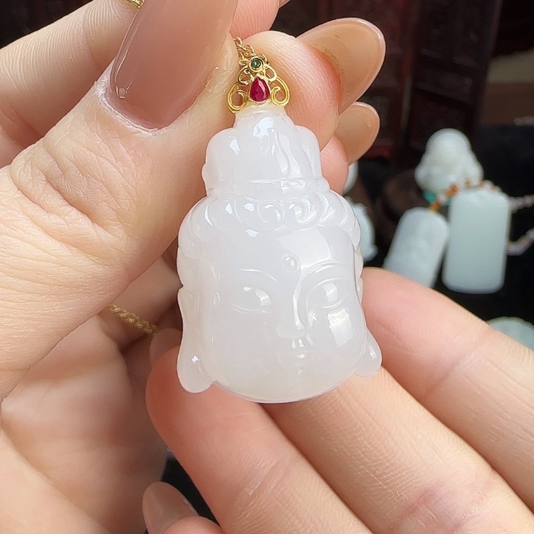 和田玉18K金镶嵌颈饰