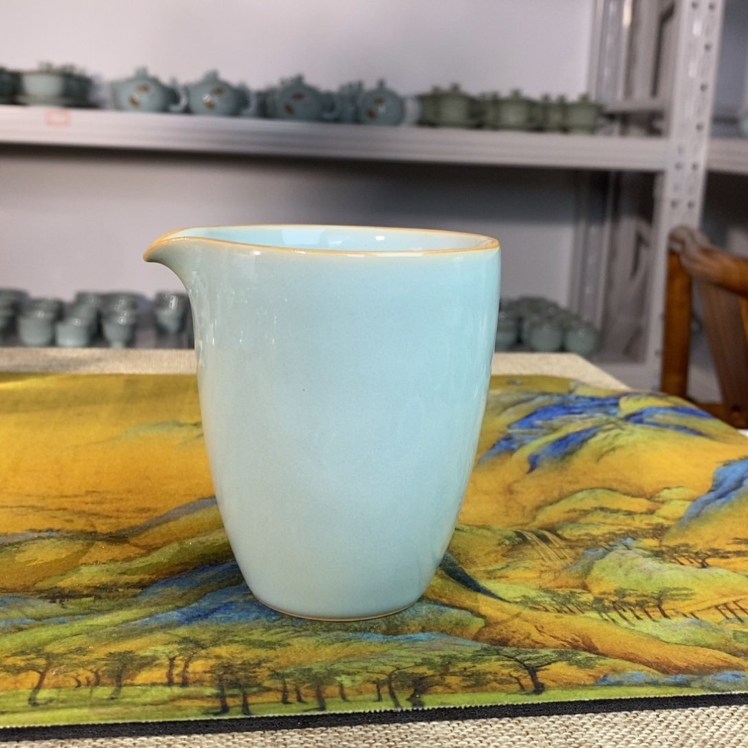 【闪购商品】天青公道杯微微瑕。。。。。。