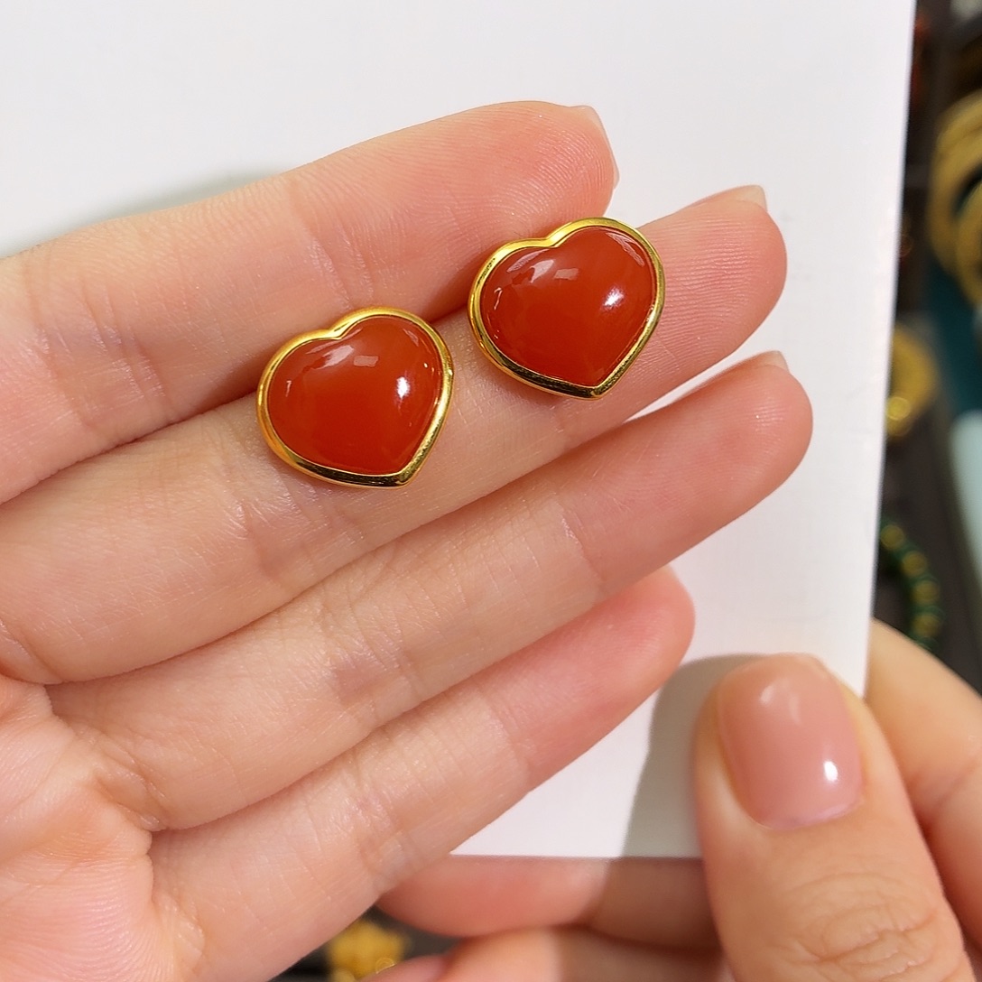 18K金镶嵌南红玛瑙耳饰