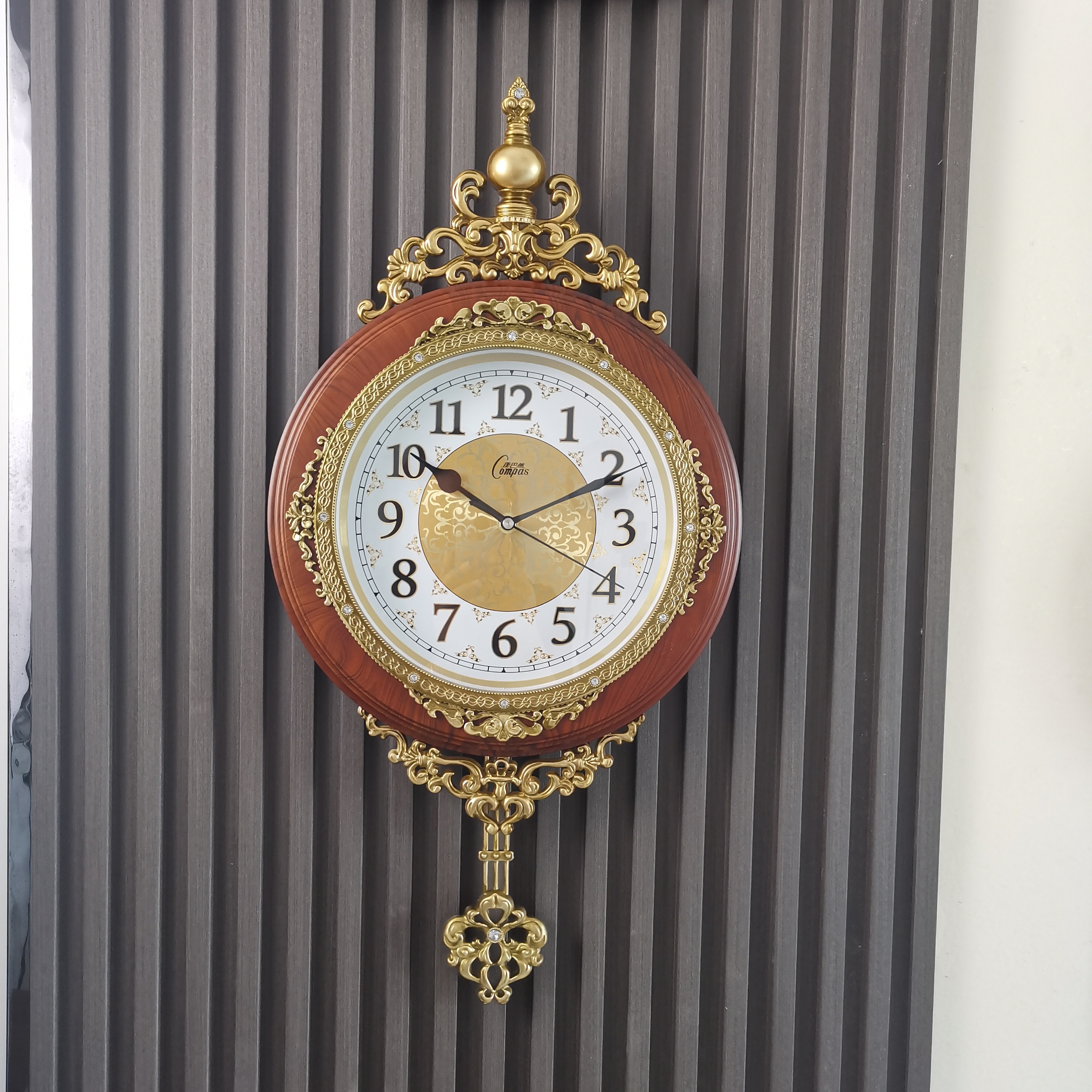 康巴丝正品摇摆挂钟时尚装饰挂钟钟表简约高端大气石英钟客厅