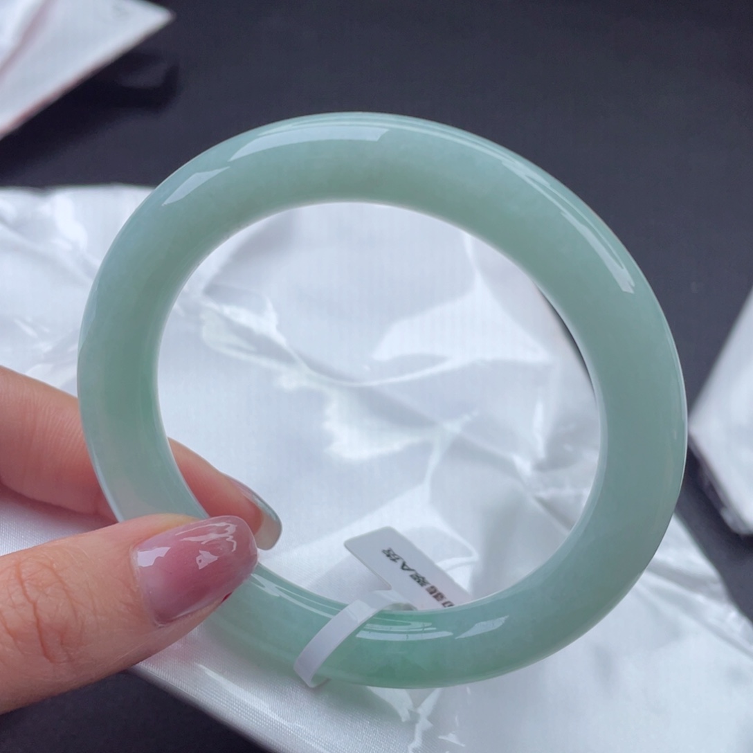 翡翠未镶嵌手镯57.7圈