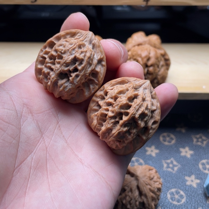 核桃火麒麟文玩核桃