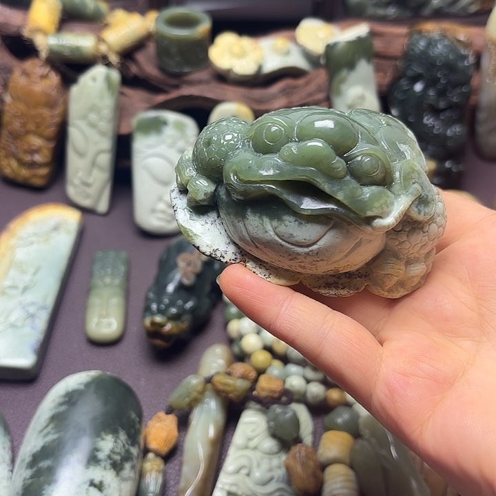 相***湖岫岩河磨玉（透闪石质玉）未镶嵌挂件