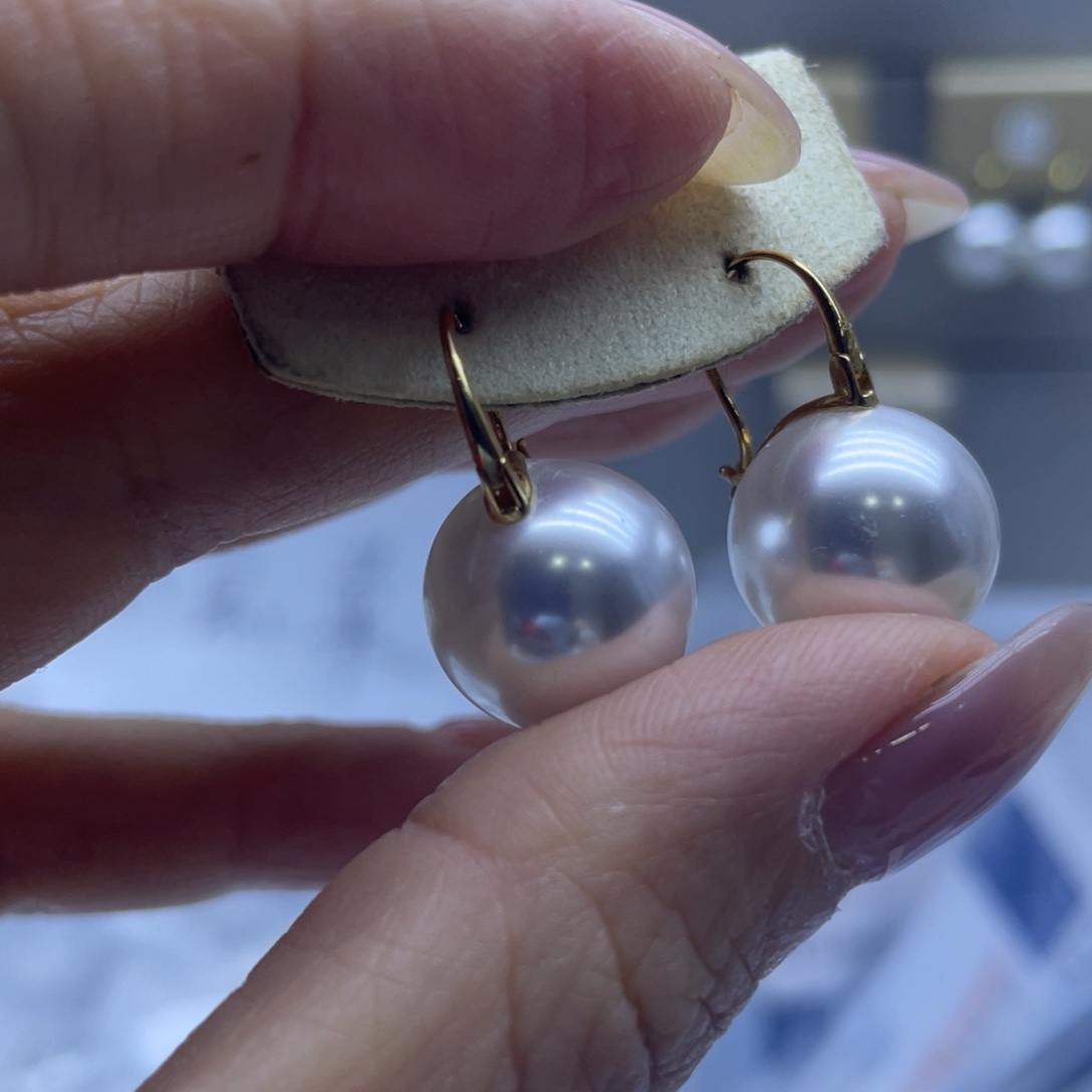 耳饰18K金镶嵌淡水珍珠