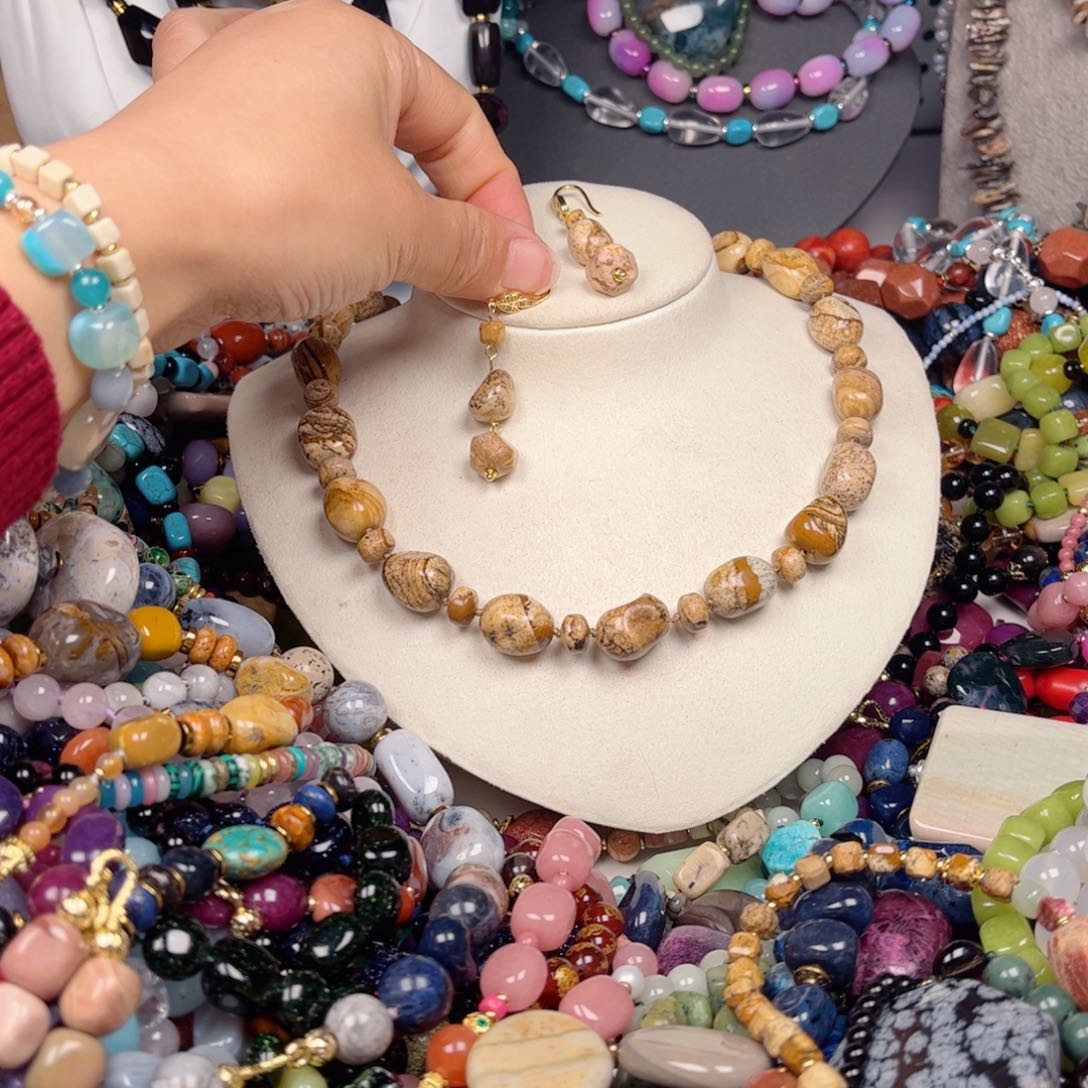 石英质玉珠宝奇石未镶嵌一套