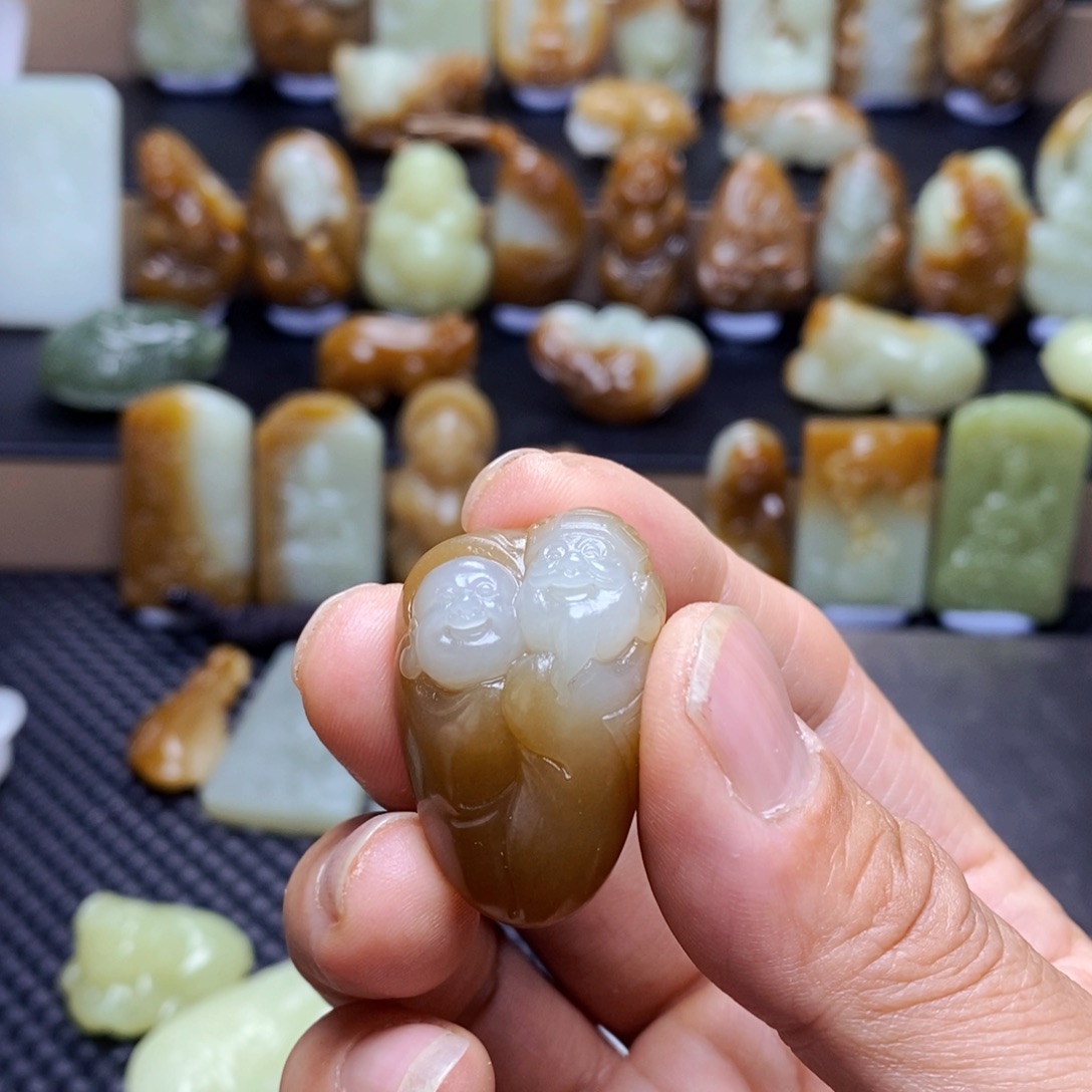 歪***和田玉未镶嵌吊坠(不含链)