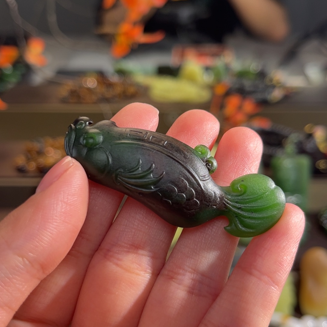 离***火和田玉未镶嵌颈饰