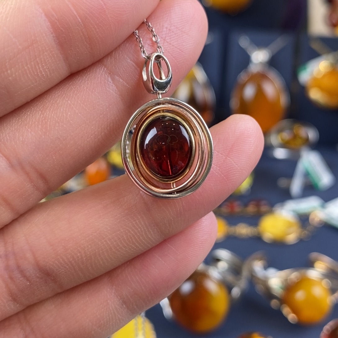 琥珀颈饰银S925镀金镶嵌