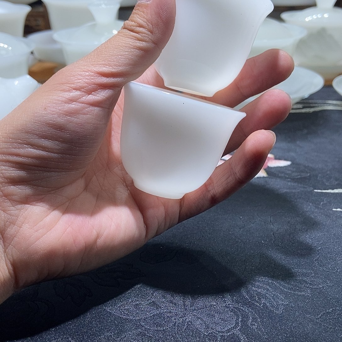 吖***糖这些是一款具有独特风格之设计与独特