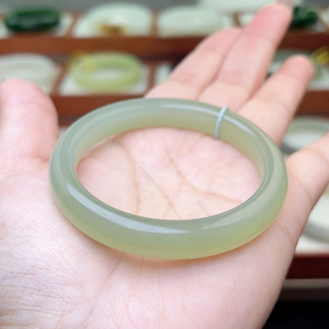 【闪购商品】和田玉手镯未镶嵌