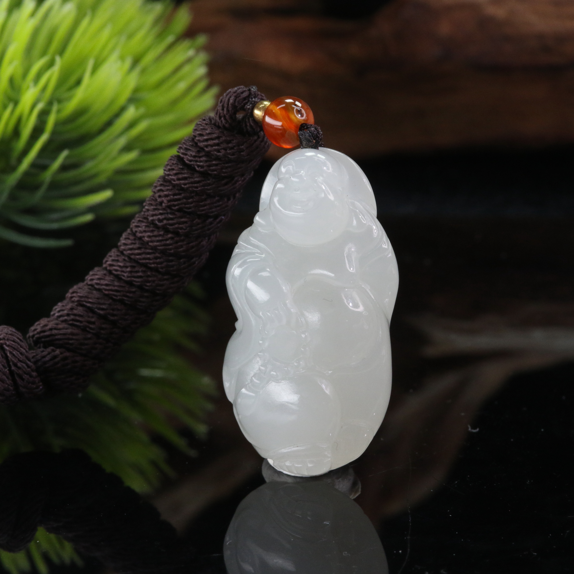 13和田玉烟紫站佛吊坠/100344北京中保拍卖