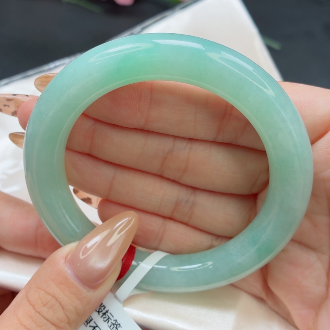 未镶嵌手镯翡翠33