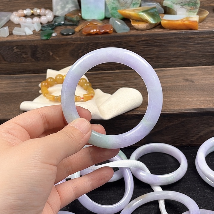 翡翠手镯未镶嵌冰茄紫有纹