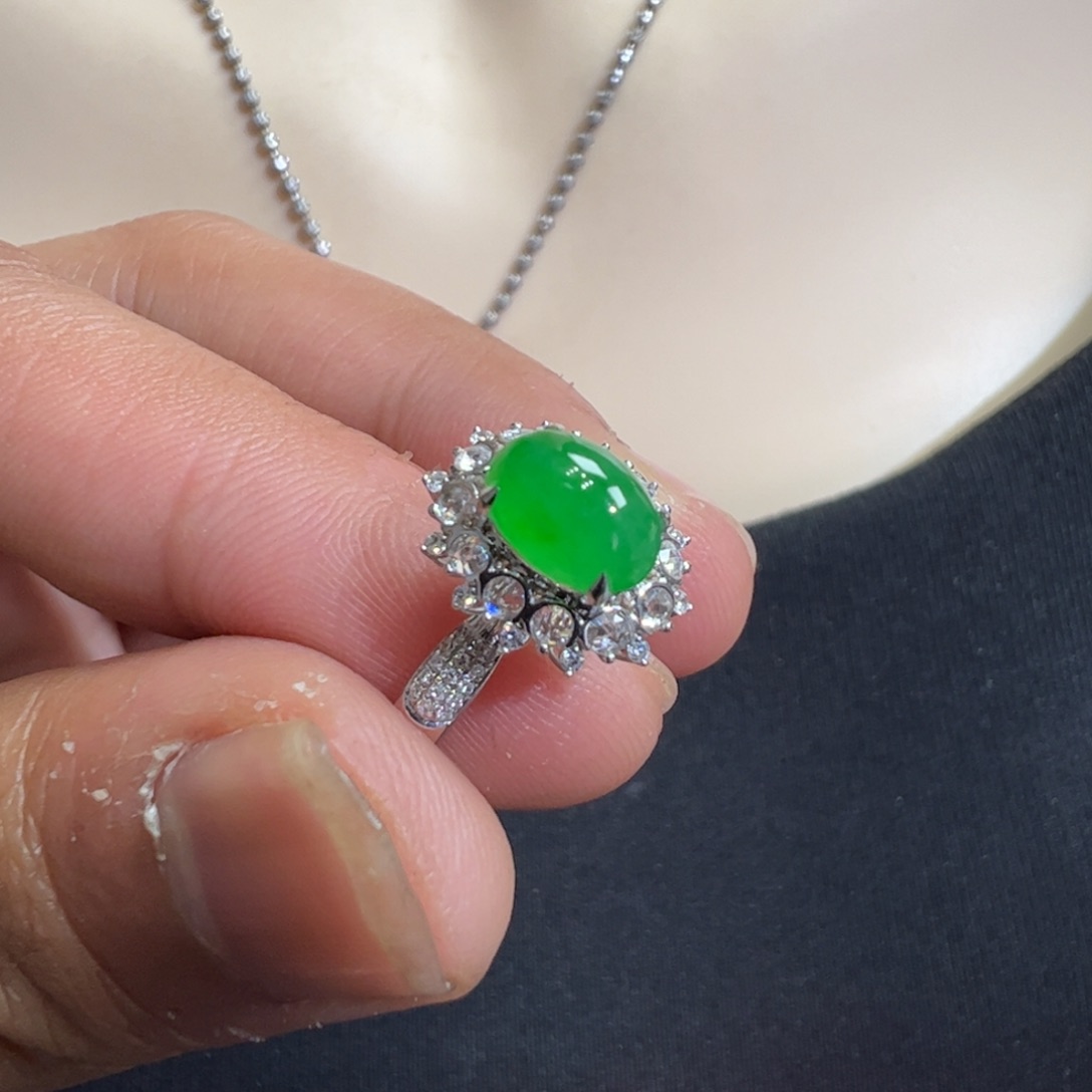 翡翠吊坠(不含链)18K金镶嵌