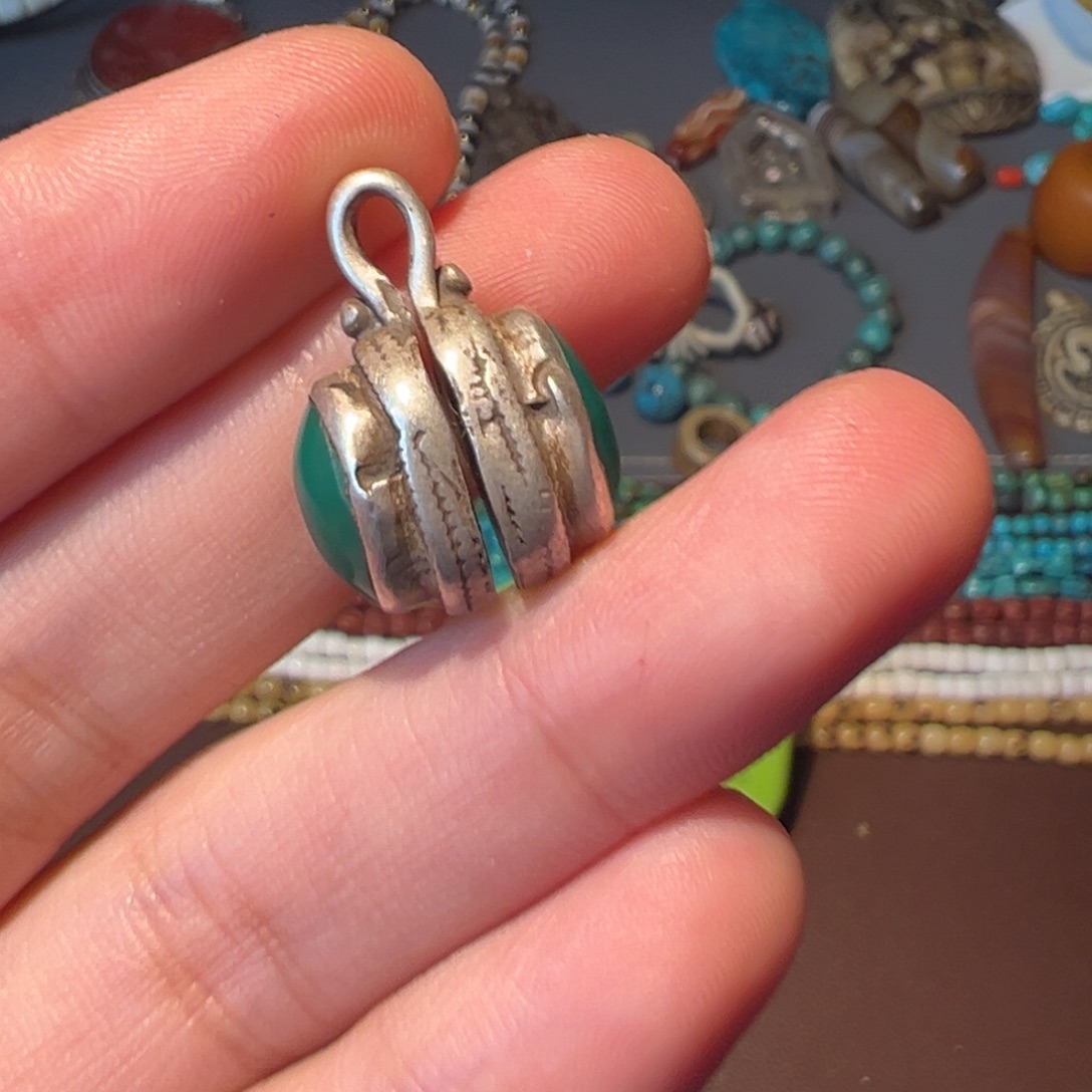 洵***格琉璃吊坠（不含链）