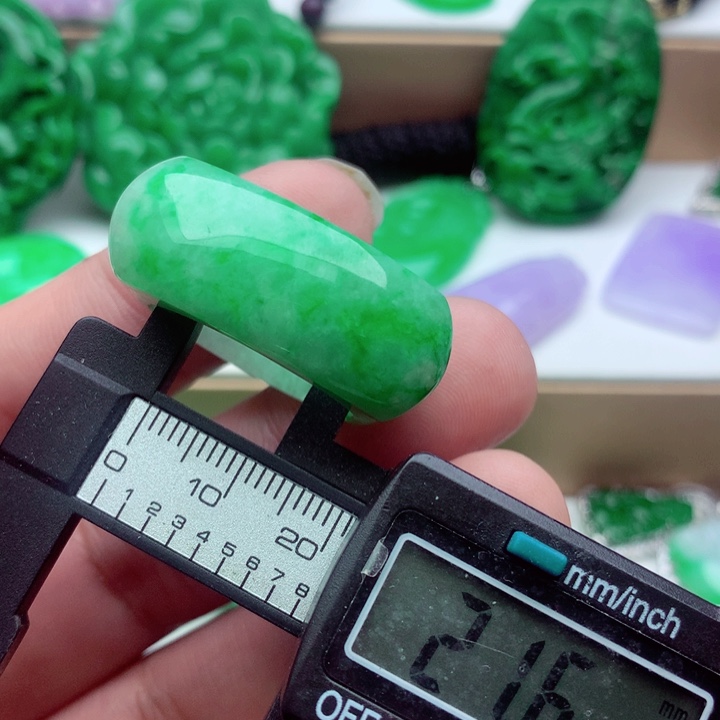 翡翠未镶嵌戒指戒指