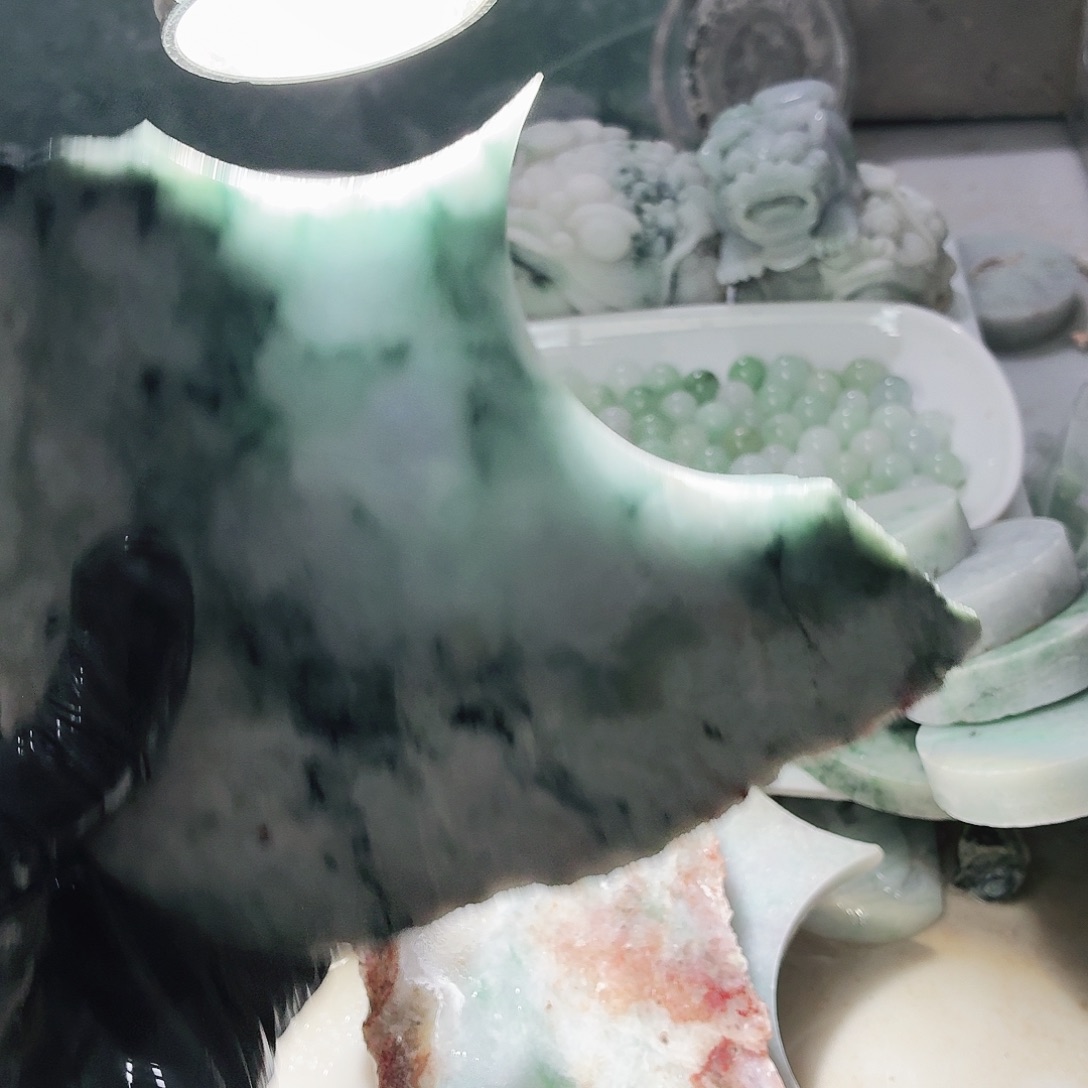 翡翠未镶嵌颈饰边角料