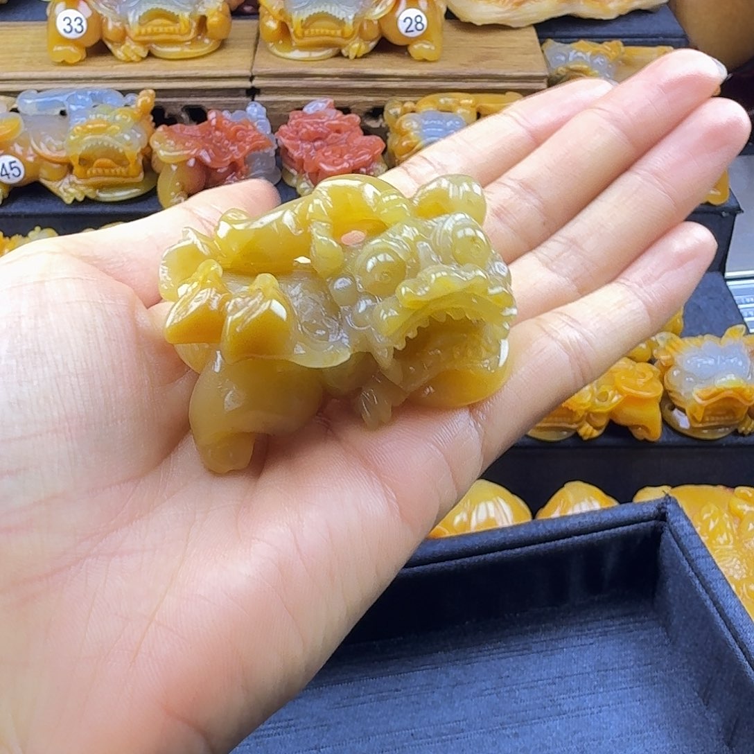 石英质玉（黄龙玉）未镶嵌手把件