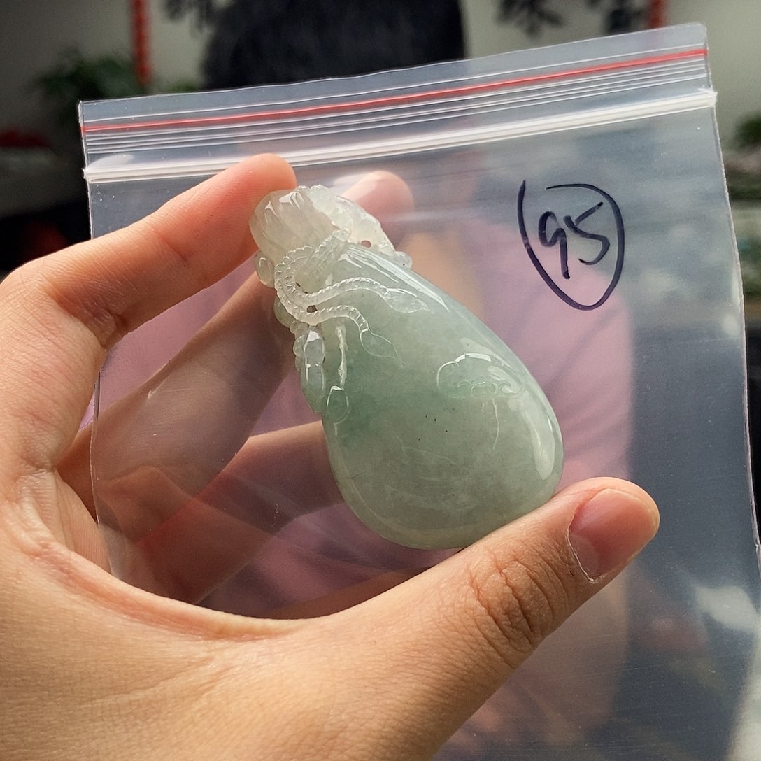翡翠未镶嵌颈饰颜色多样性发拍一发一