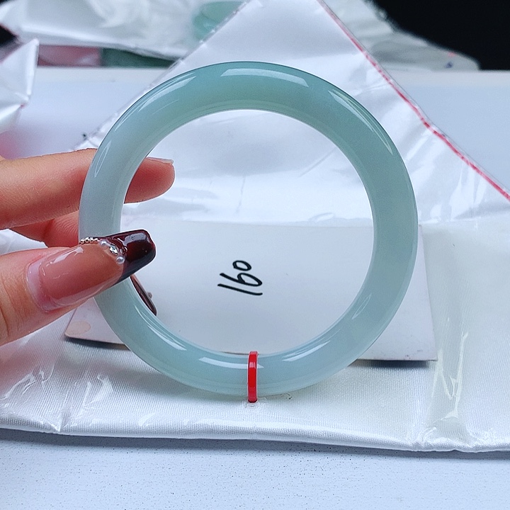 翡翠手镯未镶嵌55+圆条