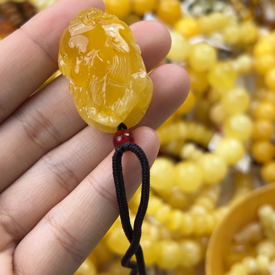琥珀珠宝奇石未镶嵌