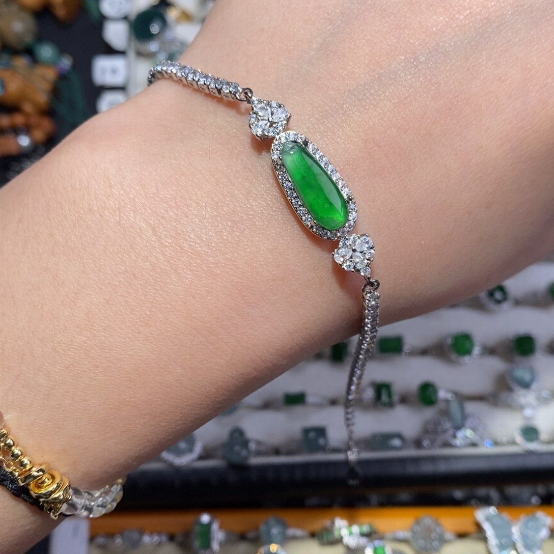 颈饰未镶嵌翡翠翡翠