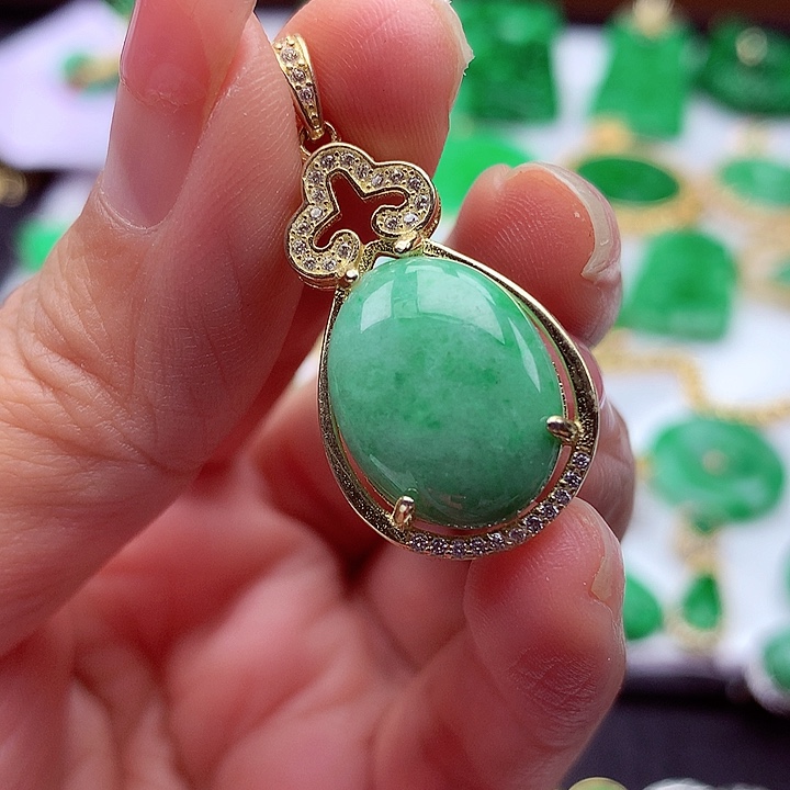 翡翠颈饰银S925镶嵌翡翠