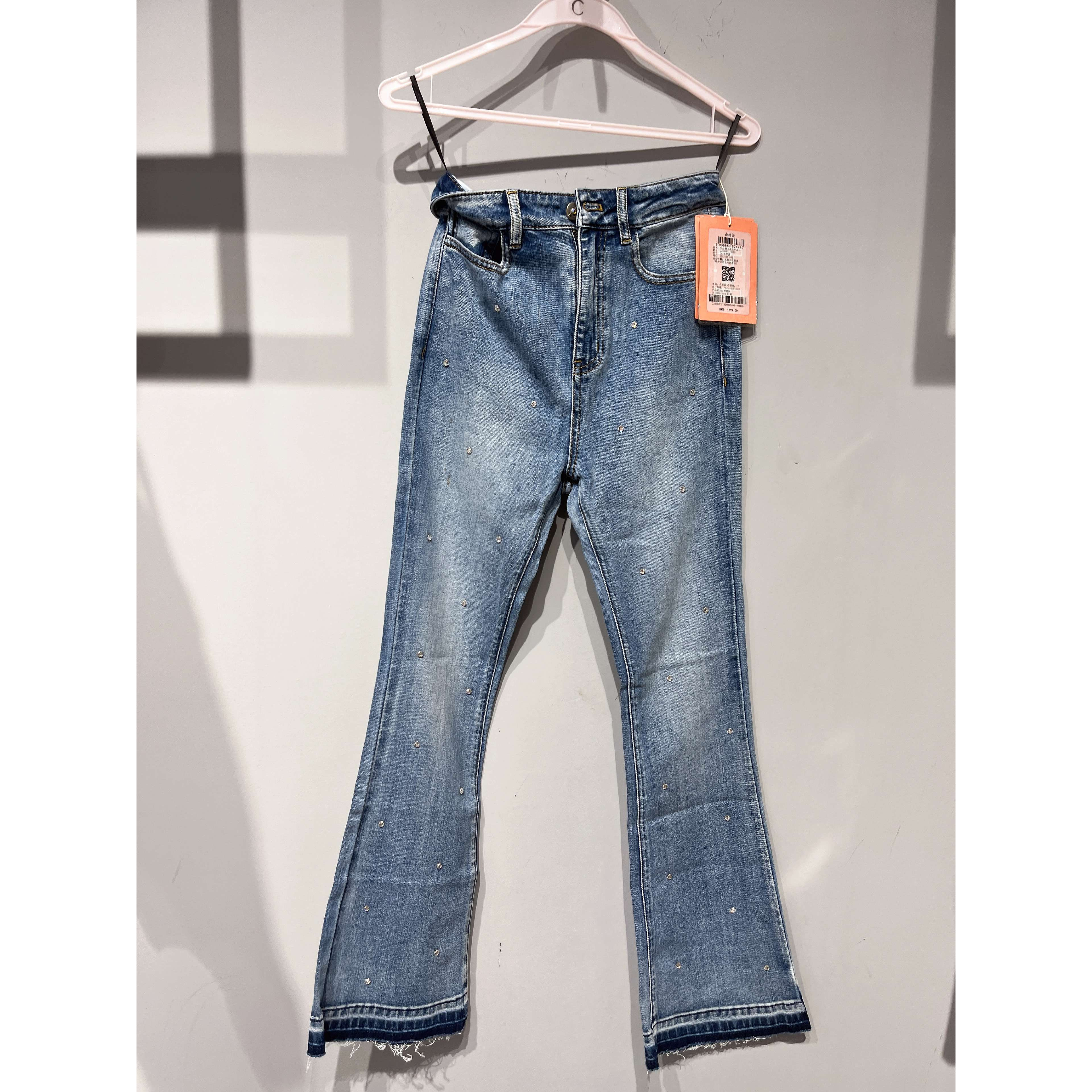 COCOON 直筒简约贴钻牛仔裤22308BC173360——1599