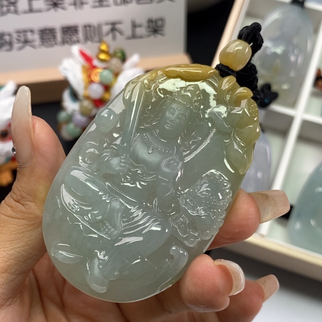 翡翠挂件未镶嵌翡翠