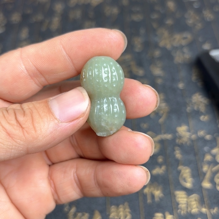 用***5和田玉未镶嵌颈饰