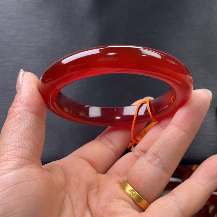 玛瑙/玉髓未镶嵌手镯60.8