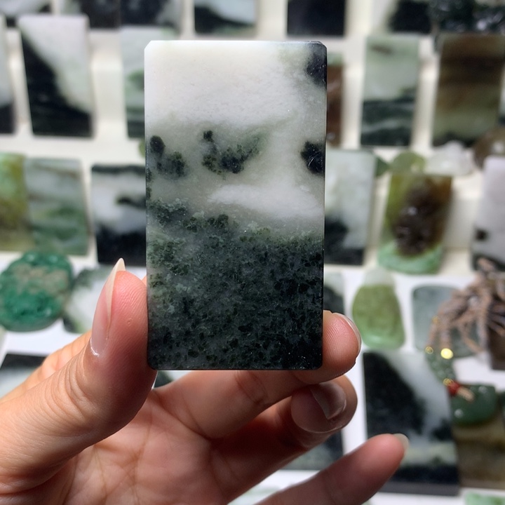 独山玉未镶嵌颈饰