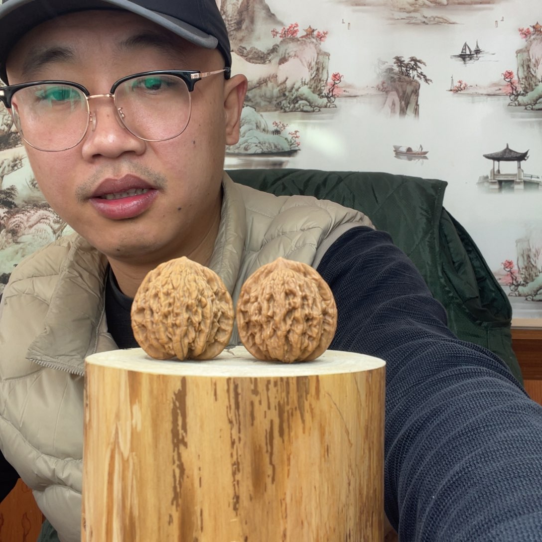 文玩核桃把件虎头