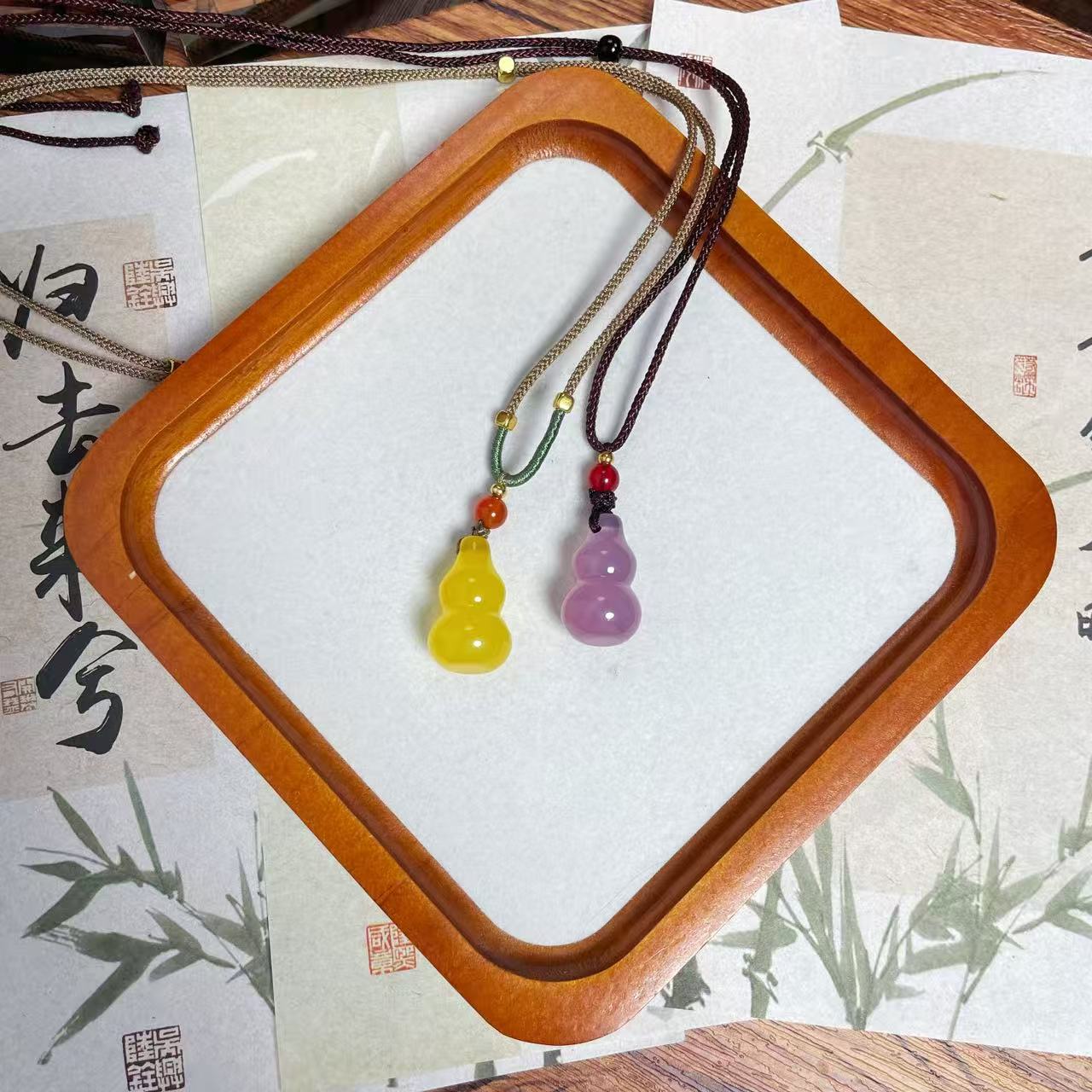 天然玛瑙小葫芦吊坠男女同款精致百搭吊坠项链送女生男生礼物