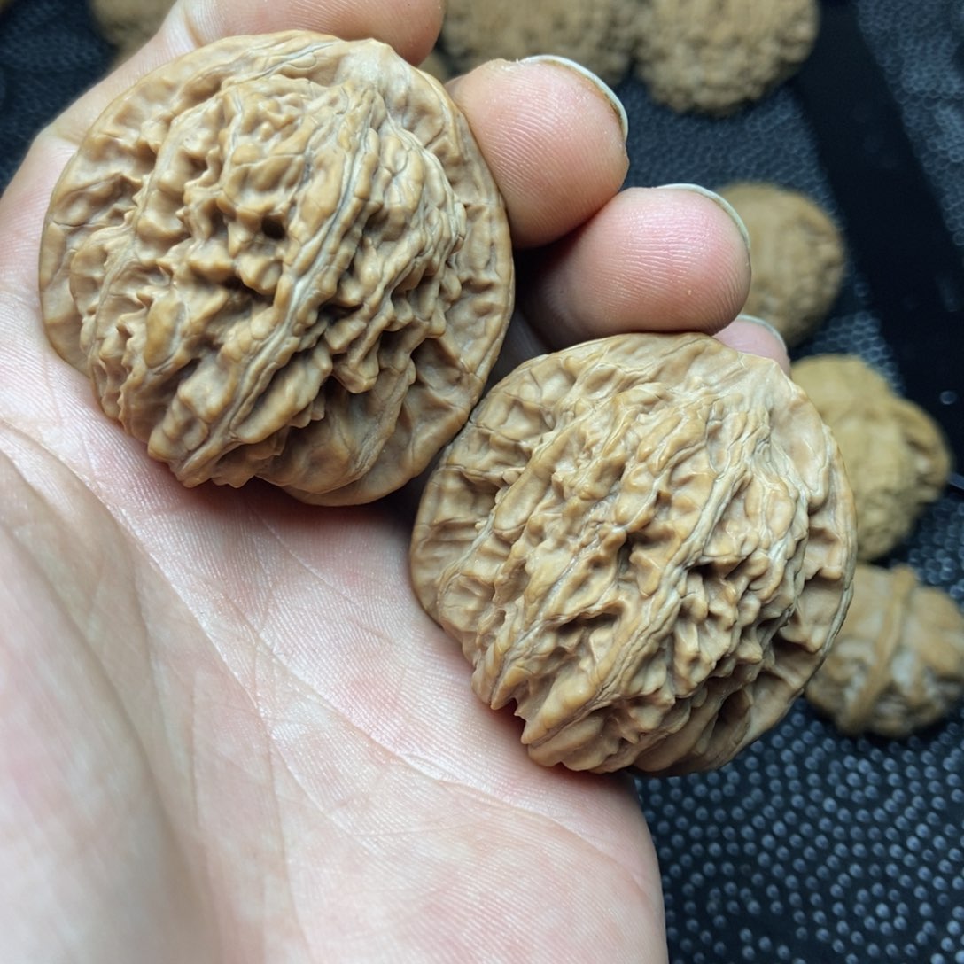 文玩核桃把件43尺四座楼微瑕