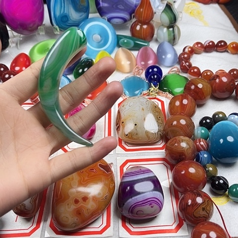 玛瑙/玉髓颈饰未镶嵌