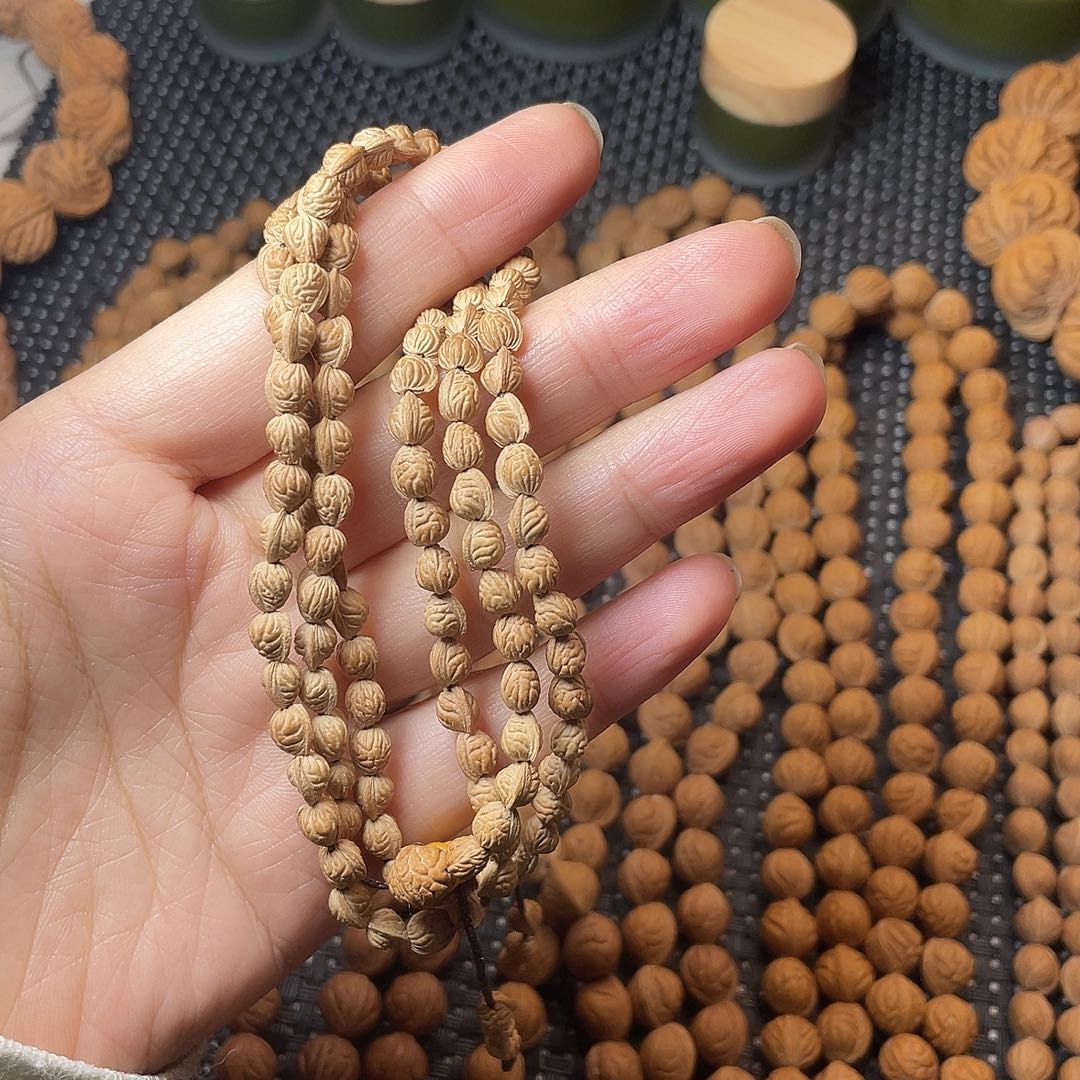 润***王吊坠桃核金蝉108颗